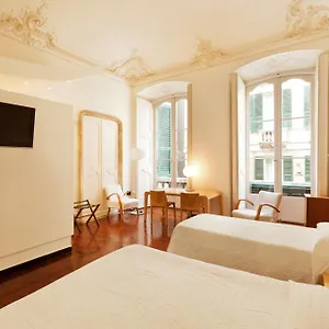 residenza-depoca-di-palazzo-cicala.hotelitalianriviera.com/