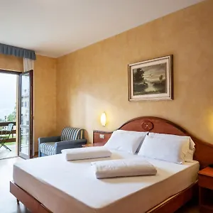 4* Hotel Caravel