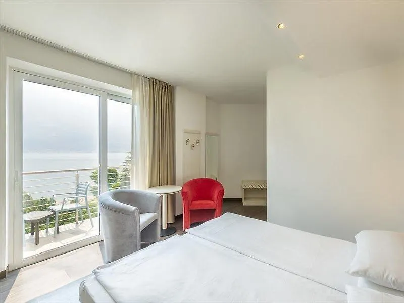 Hotel Sogno Del Benaco Limone sul Garda 4*,  Italy
